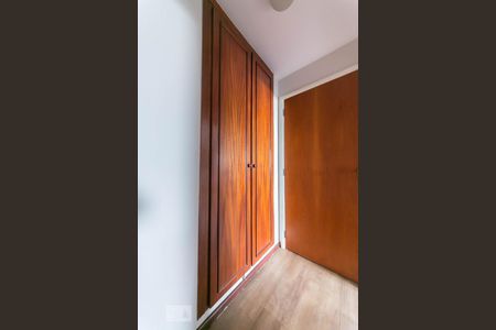 Corredor de apartamento à venda com 2 quartos, 96m² em Bosque, Campinas