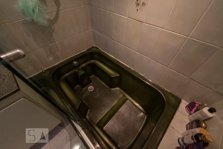 Apartamento à venda com 170m², 4 quartos e 3 vagas Apartamento à venda com 170m², 4 quartos e 3 vagasBanheiro da Suíte 2