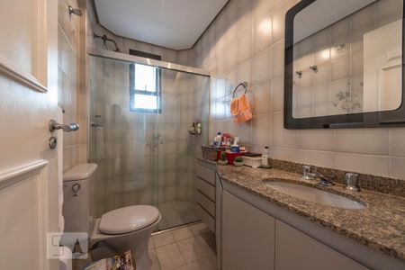 Apartamento à venda com 170m², 4 quartos e 3 vagas Apartamento à venda com 170m², 4 quartos e 3 vagasBanheiro da Suíte 1