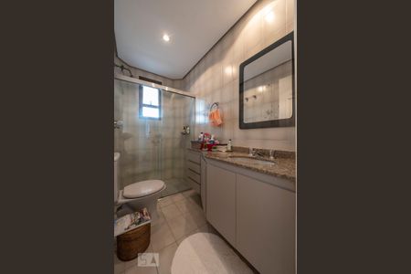 Apartamento à venda com 170m², 4 quartos e 3 vagas Apartamento à venda com 170m², 4 quartos e 3 vagasBanheiro da Suíte 1