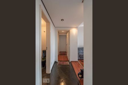 Apartamento à venda com 170m², 4 quartos e 3 vagas Apartamento à venda com 170m², 4 quartos e 3 vagasCorredor