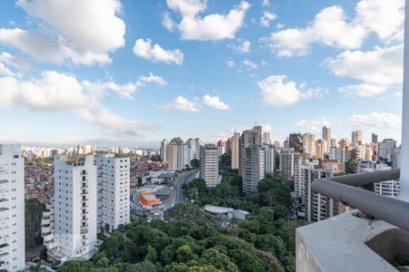 Apartamento à venda com 170m², 4 quartos e 3 vagas Apartamento à venda com 170m², 4 quartos e 3 vagasVista da Suíte 3