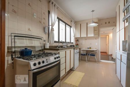Apartamento à venda com 170m², 4 quartos e 3 vagas Apartamento à venda com 170m², 4 quartos e 3 vagasCozinha