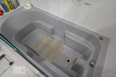 Apartamento à venda com 170m², 4 quartos e 3 vagas Apartamento à venda com 170m², 4 quartos e 3 vagasBanheiro da Suíte 3