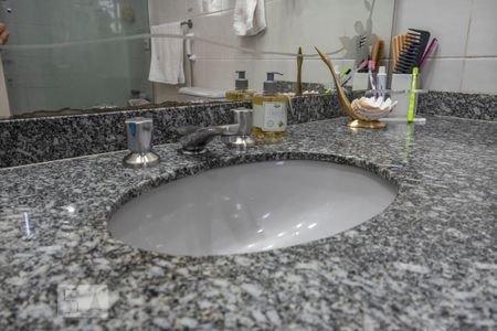 Apartamento à venda com 170m², 4 quartos e 3 vagas Apartamento à venda com 170m², 4 quartos e 3 vagasBanheiro da Suíte 3