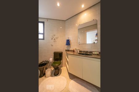 Apartamento à venda com 170m², 4 quartos e 3 vagas Apartamento à venda com 170m², 4 quartos e 3 vagasBanheiro da Suíte 2