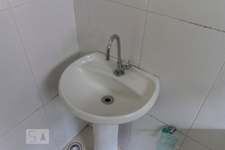 Pia do Banheiro Piso Inferior  de casa de condomínio para alugar com 2 quartos, 50m² em Vila Libanesa, São Paulo