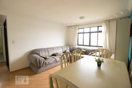 Sala de apartamento para alugar com 3 quartos, 65m² em Novo Mundo, Curitiba