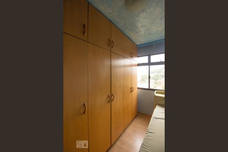 Quarto 1 de apartamento para alugar com 3 quartos, 65m² em Novo Mundo, Curitiba