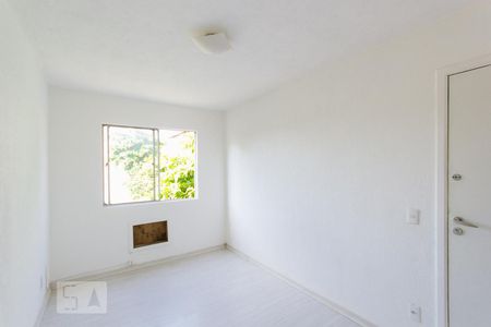 Sala de apartamento para alugar com 2 quartos, 48m² em Anil, Rio de Janeiro