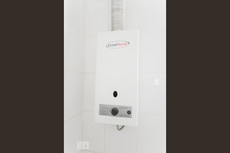 Banheiro aquecedor de kitnet/studio à venda com 1 quarto, 38m² em Tijuca, Rio de Janeiro