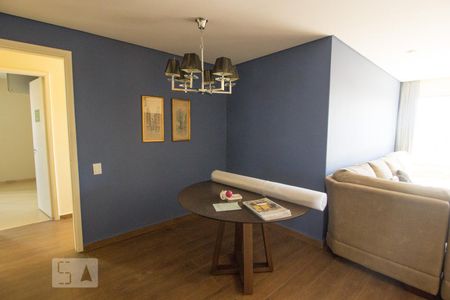 Sala de apartamento para alugar com 3 quartos, 150m² em Centro, Curitiba