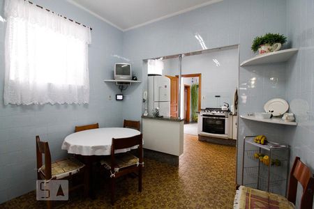 Casa à venda com 172m², 4 quartos e 1 vaga Casa à venda com 172m², 4 quartos e 1 vagaCozinha