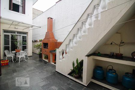 Casa à venda com 172m², 4 quartos e 1 vaga Casa à venda com 172m², 4 quartos e 1 vagaQuintal