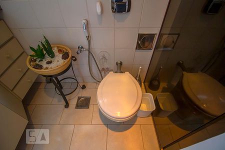 Banheiro de apartamento à venda com 2 quartos, 84m² em Jardim Montanhês, Belo Horizonte