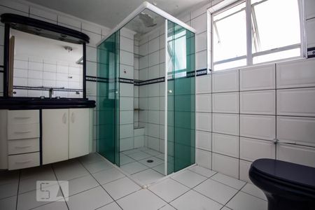 Banheiro suíte 1  de apartamento para alugar com 3 quartos, 133m² em Pinheiros, São Paulo