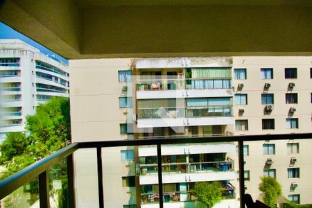 Sala vista  de apartamento à venda com 3 quartos, 82m² em Recreio dos Bandeirantes, Rio de Janeiro