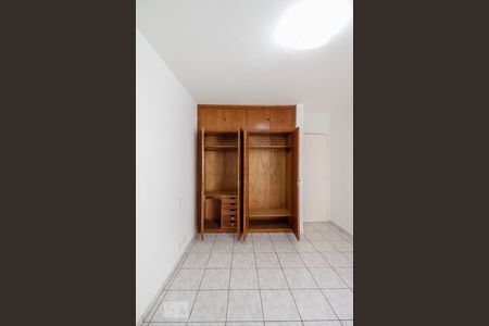 Suíte de casa de condomínio para alugar com 3 quartos, 540m² em Jardim Boa Vista (zona Oeste), São Paulo