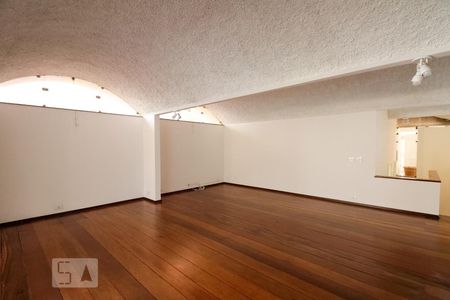 Sala de casa de condomínio para alugar com 3 quartos, 540m² em Jardim Boa Vista (zona Oeste), São Paulo
