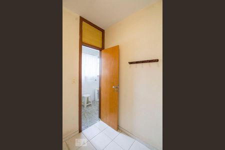 Quarto Área de Serviço de apartamento para alugar com 4 quartos, 140m² em Santo Antonio, Belo Horizonte