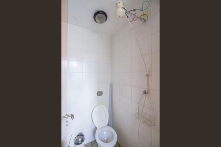 Banho Área de Serviço de apartamento para alugar com 4 quartos, 140m² em Santo Antonio, Belo Horizonte