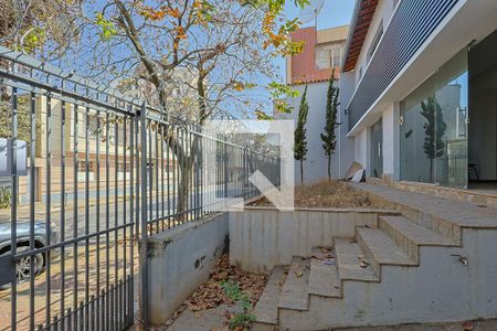 Casa para alugar com 3 quartos, 290m² em Serra, Belo Horizonte