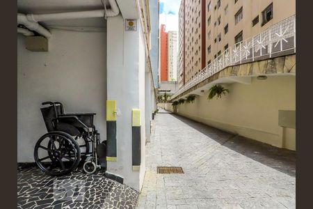 Entrada de apartamento para alugar com 2 quartos, 76m² em Aclimação, São Paulo