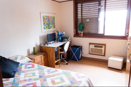 Quarto de apartamento à venda com 4 quartos, 360m² em Rio Branco, Porto Alegre