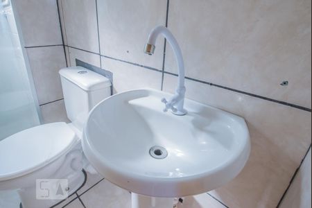 Banheiro de apartamento à venda com 2 quartos, 48m² em Pinheiro, São Leopoldo