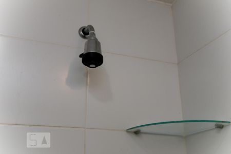 Detalhe Chuveiro Banheiro Social de apartamento à venda com 2 quartos, 100m² em Leblon, Rio de Janeiro