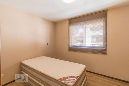 Quarto 1 de apartamento para alugar com 2 quartos, 77m² em Alto da Rua Xv, Curitiba