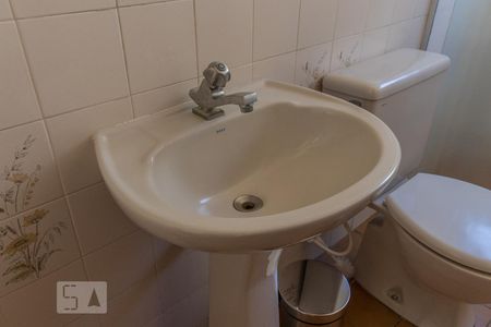 Banheiro social de apartamento para alugar com 2 quartos, 77m² em Alto da Rua Xv, Curitiba