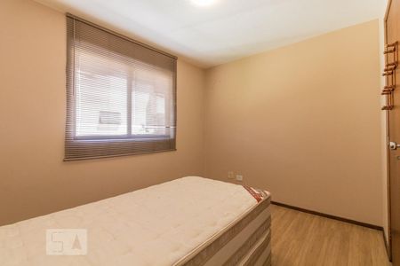 Quarto 1 de apartamento para alugar com 2 quartos, 77m² em Alto da Rua Xv, Curitiba