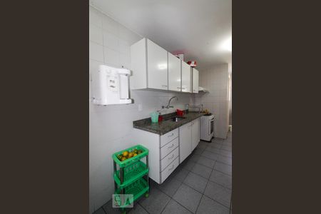 Cozinha de apartamento para alugar com 2 quartos, 84m² em Recreio dos Bandeirantes , Rio de Janeiro