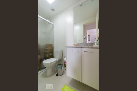 Banheiro de apartamento para alugar com 2 quartos, 52m² em Campestre, Santo André