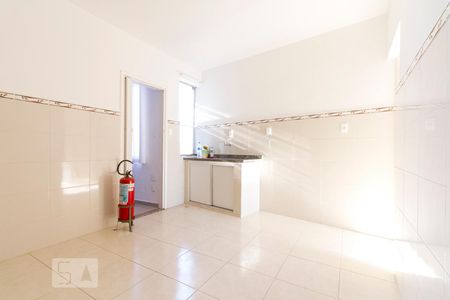 Cozinha  de apartamento para alugar com 1 quarto, 60m² em Vila Carrão, São Paulo