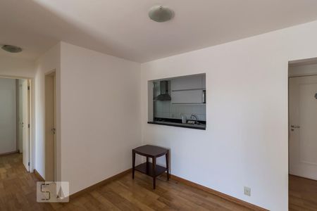 Sala de apartamento para alugar com 2 quartos, 75m² em Vila Ipojuca, São Paulo