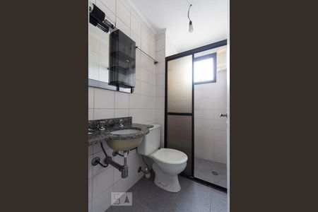 Banheiro social de apartamento à venda com 2 quartos, 54m² em Vila Guarani, São Paulo