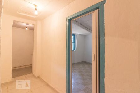 Hall quarto de casa para alugar com 1 quarto, 75m² em Vila Mariza Mazzei, São Paulo