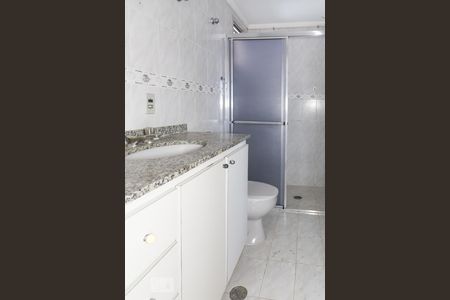 Banheiro de apartamento para alugar com 2 quartos, 72m² em Vila Gustavo, São Paulo