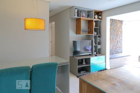 Sala de apartamento para alugar com 2 quartos, 67m² em Vila Isolina Mazzei, São Paulo