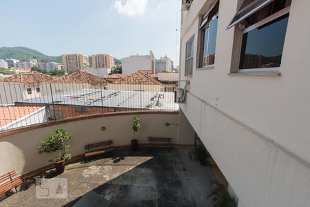 Vista Sala de apartamento à venda com 2 quartos, 70m² em Maracanã, Rio de Janeiro