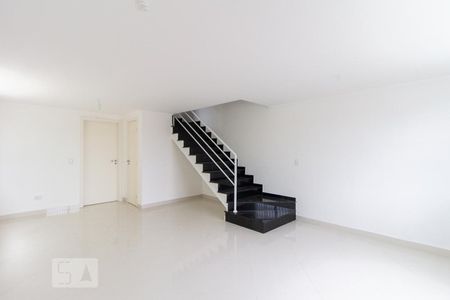 Sala de casa de condomínio para alugar com 3 quartos, 148m² em Uberaba, Curitiba