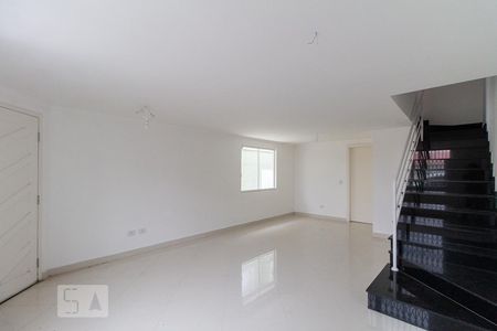 Sala de casa de condomínio para alugar com 3 quartos, 148m² em Uberaba, Curitiba