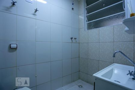 Banheiro de kitnet/studio à venda com 1 quarto, 32m² em República, São Paulo