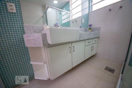 Banheiro da Suíte  de apartamento à venda com 2 quartos, 75m² em Icaraí, Niterói