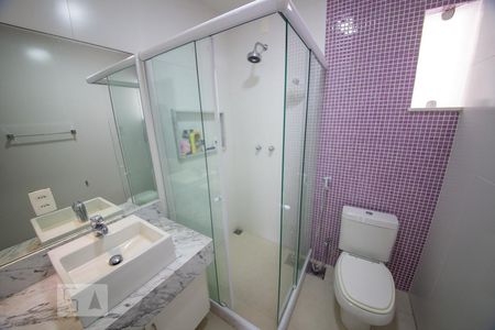 Banheiro  de apartamento à venda com 2 quartos, 75m² em Icaraí, Niterói