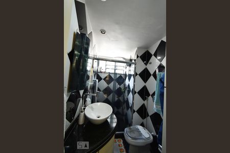 Banheiro de apartamento à venda com 2 quartos, 50m² em Largo do Barradas, Niterói