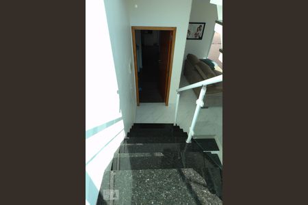 Escadas de casa à venda com 4 quartos, 100m² em Jardim Paulista I, Jundiaí