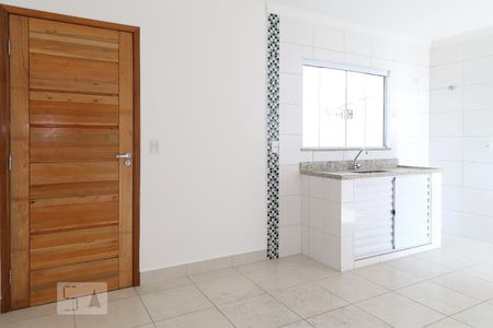 Sala e cozinha de casa para alugar com 1 quarto, 30m² em Jardim Modelo, São Paulo